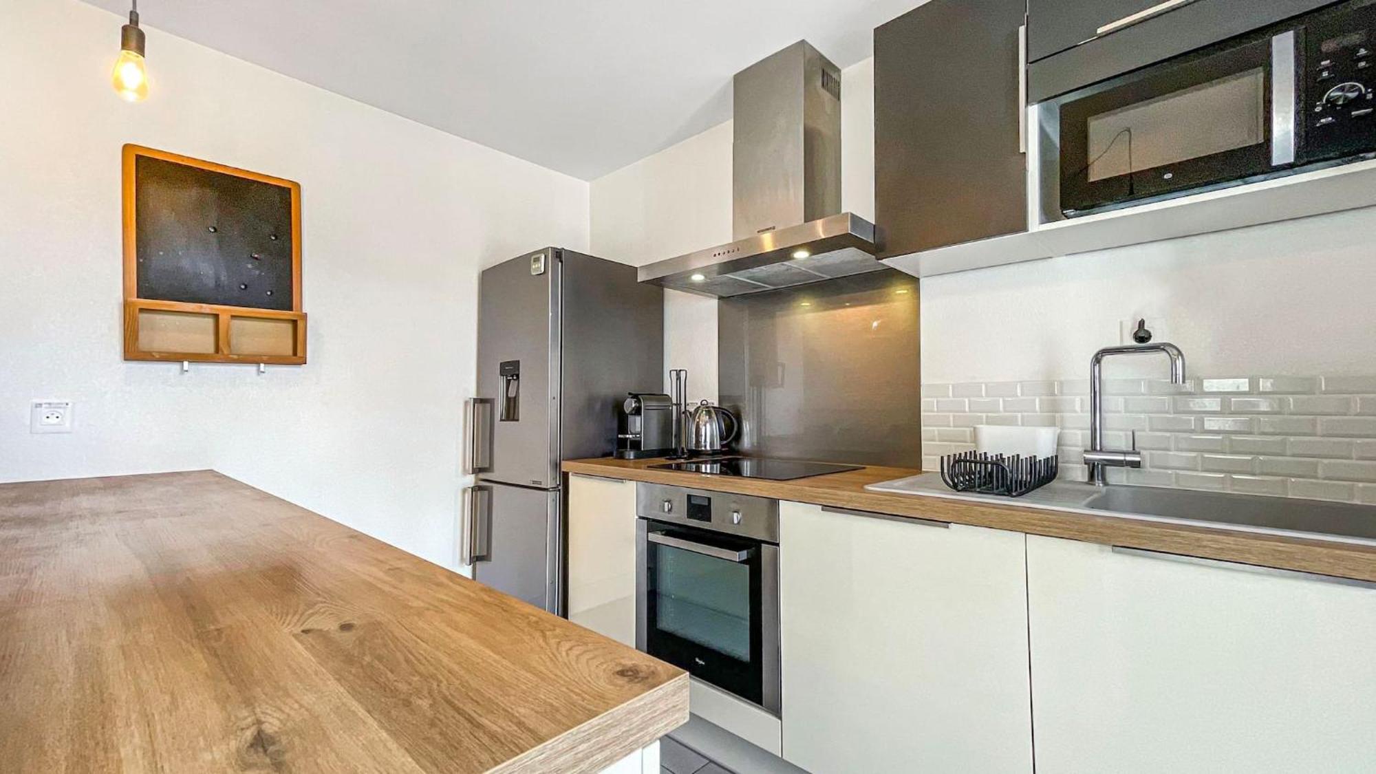 Homey Chloe - New - Parking Gratuit - Balcon Prive - Proche Geneve Annemasse Eksteriør bilde